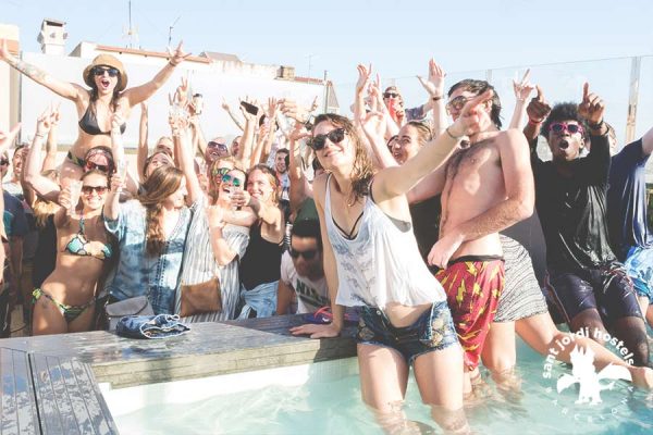 Pool Party Fun - Rock Palace Hostel Barcelona