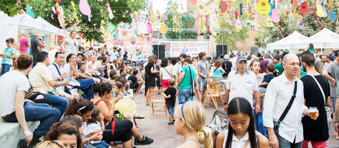 plaza party at the festa major de gracia