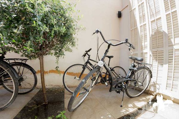 Bike Parking - Rock Palace Hostel Barcelona
