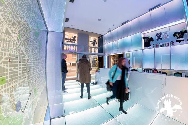 Reception (looking out) - Rock Palace Hostel Barcelona