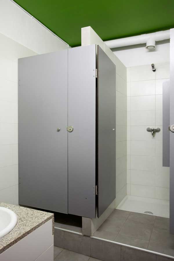 Sant Jordi Hostels Alberg shower