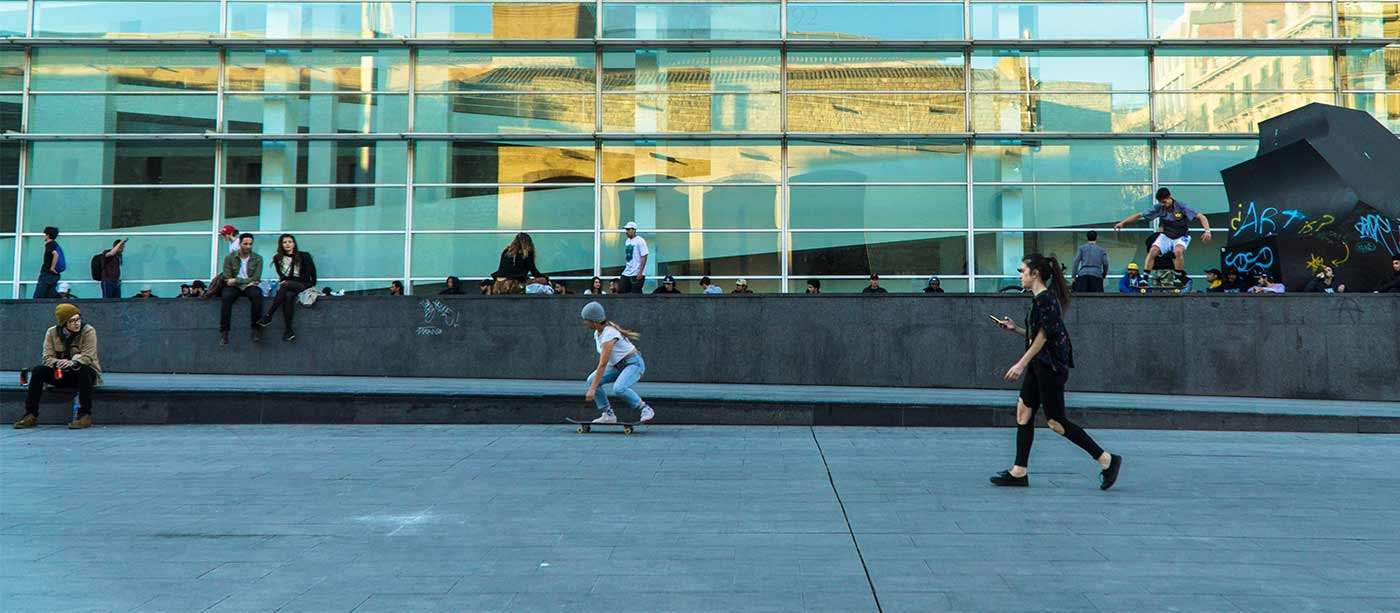 girl doing tricks at macba