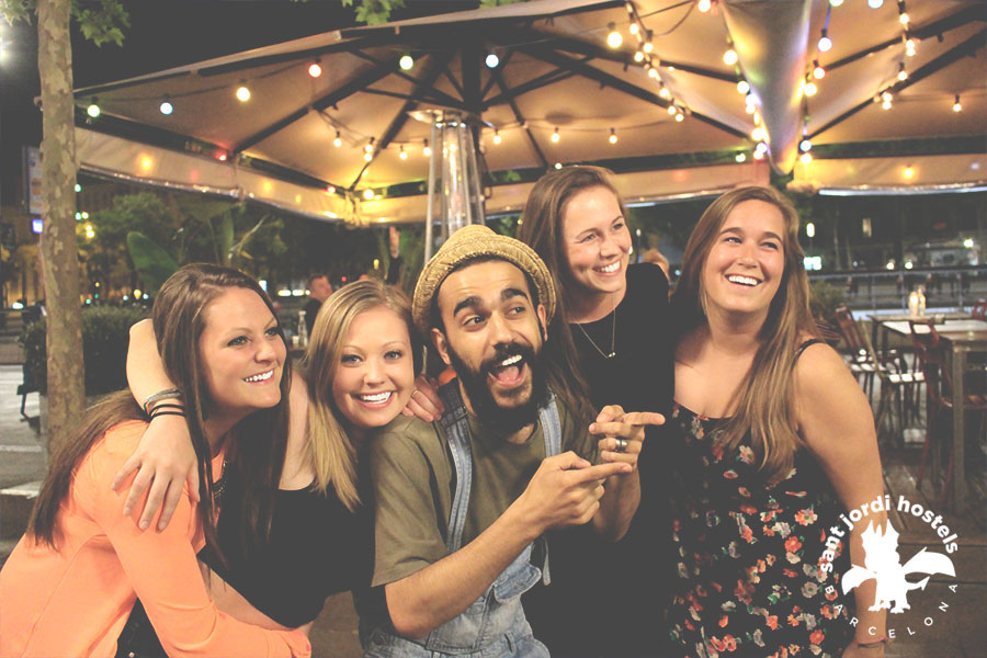 THE BIGGEST BAR CRAWL IN BARCELONA - Sant Jordi Hostels