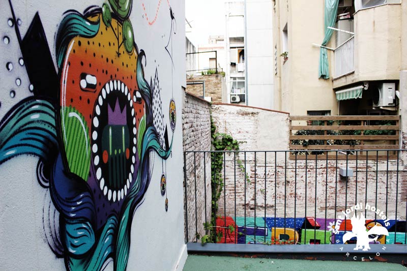 sant jordi hostels gracia celo pax graffiti