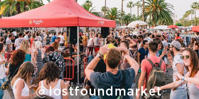 crowd enjoying the Lostfound market Barcelona