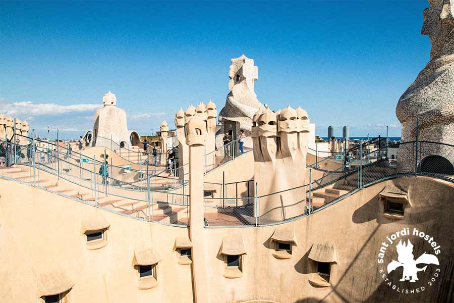 visiting-la-pedrera-barcelona-03